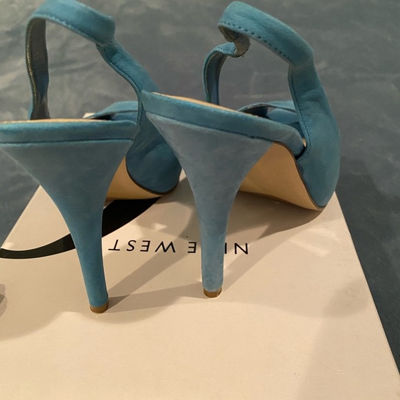 NINE WEST women velvet blue 4.5in stilettos heels/size 6 - Picture 4 of 10